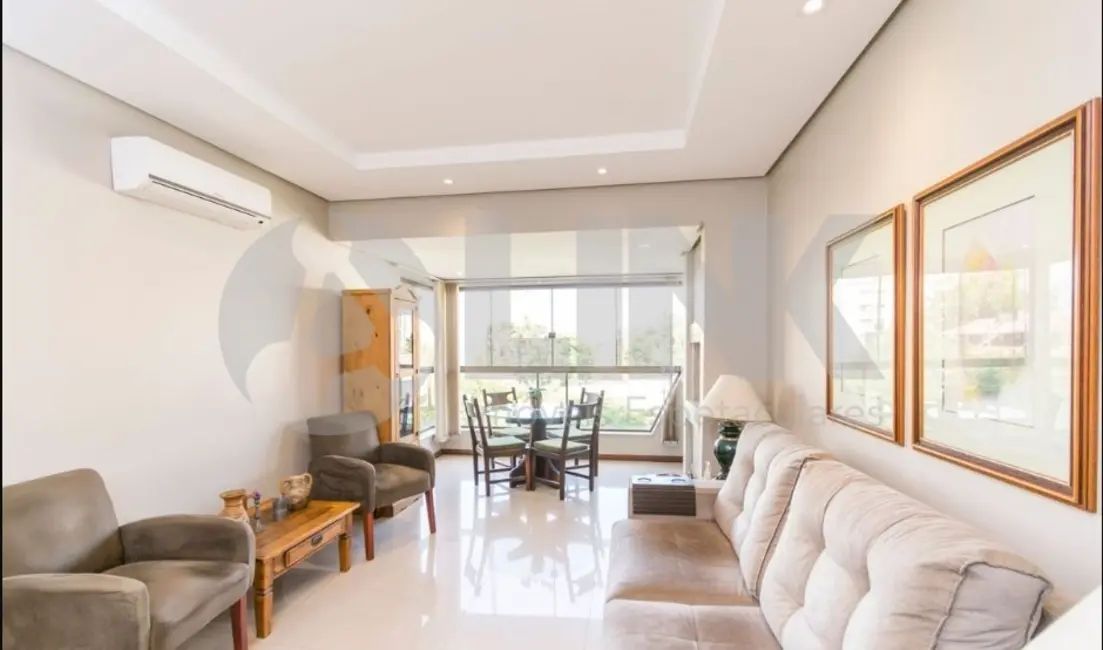Apartamento com 3 quartos à venda, 118m2 em Passo da Areia, Porto Alegre - RS - imagem 5 Foto 5 de Apartamento com 3 quartos à venda, 118m2 em Passo da Areia, Porto Alegre - RS