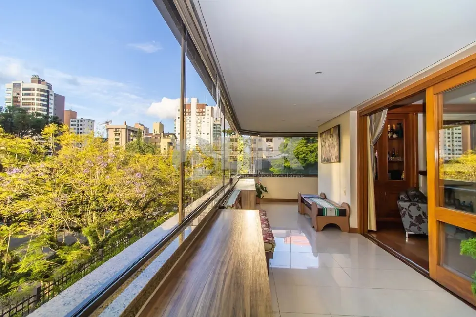 Apartamento com 4 quartos à venda, 251m2 em Bela Vista, Porto Alegre - RS - imagem 5 Foto 5 de Apartamento com 4 quartos à venda, 251m2 em Bela Vista, Porto Alegre - RS