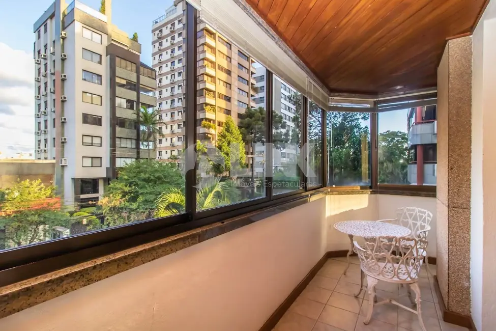 Apartamento com 4 quartos à venda, 251m2 em Bela Vista, Porto Alegre - RS - imagem 6 Foto 6 de Apartamento com 4 quartos à venda, 251m2 em Bela Vista, Porto Alegre - RS
