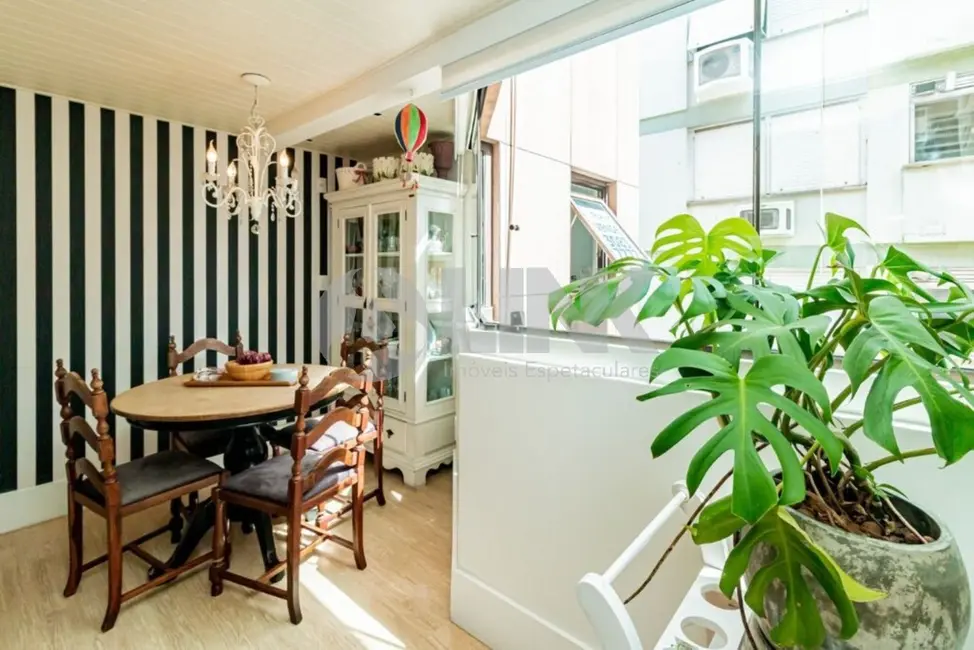 Apartamento com 3 quartos à venda, 114m2 em Higienópolis, Porto Alegre - RS - imagem 9 Foto 9 de Apartamento com 3 quartos à venda, 114m2 em Higienópolis, Porto Alegre - RS