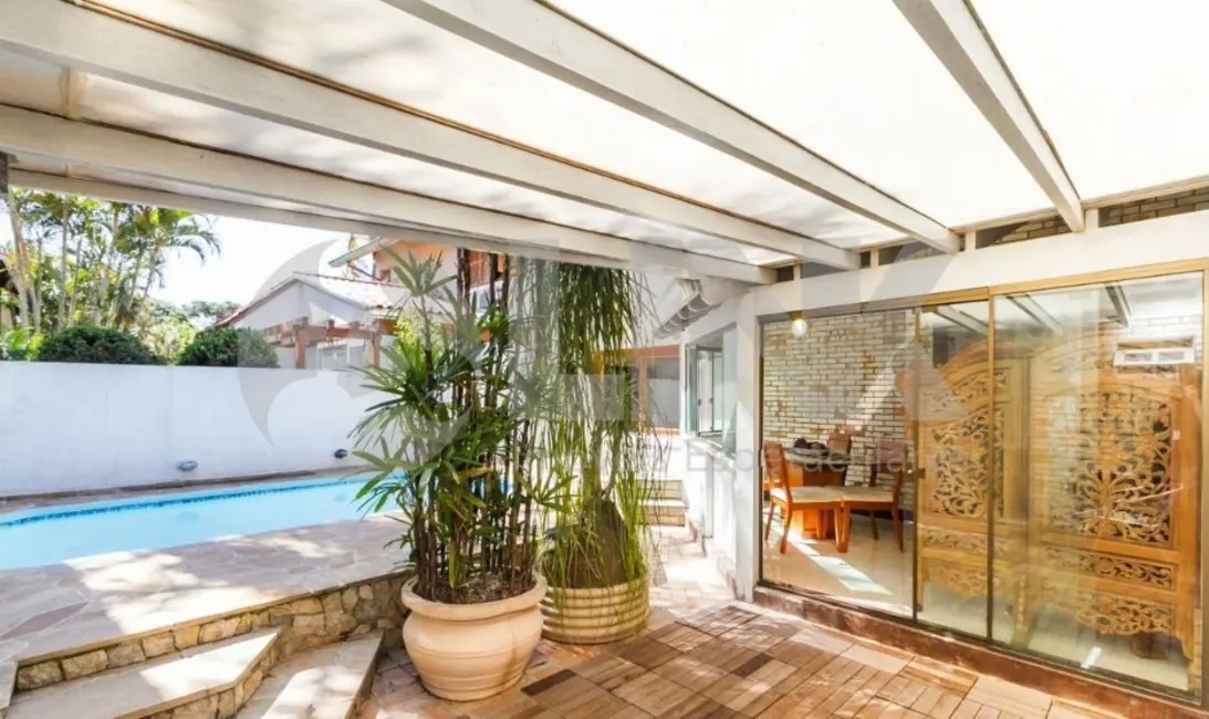 Foto 3 de Casa de Condomínio com 3 quartos à venda, 300m2 em Ipanema, Porto Alegre - RS