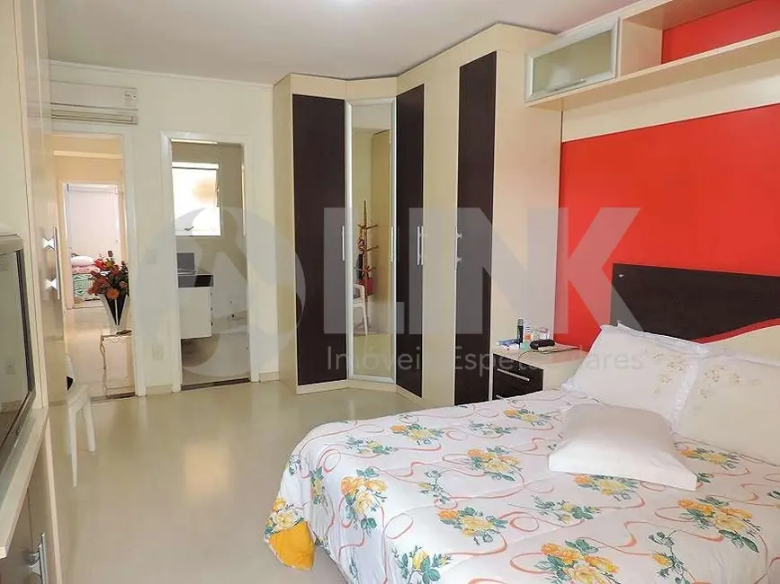 Casa com 3 quartos à venda, 260m2 em Vila Ipiranga, Porto Alegre - RS - imagem 7 Foto 7 de Casa com 3 quartos à venda, 260m2 em Vila Ipiranga, Porto Alegre - RS
