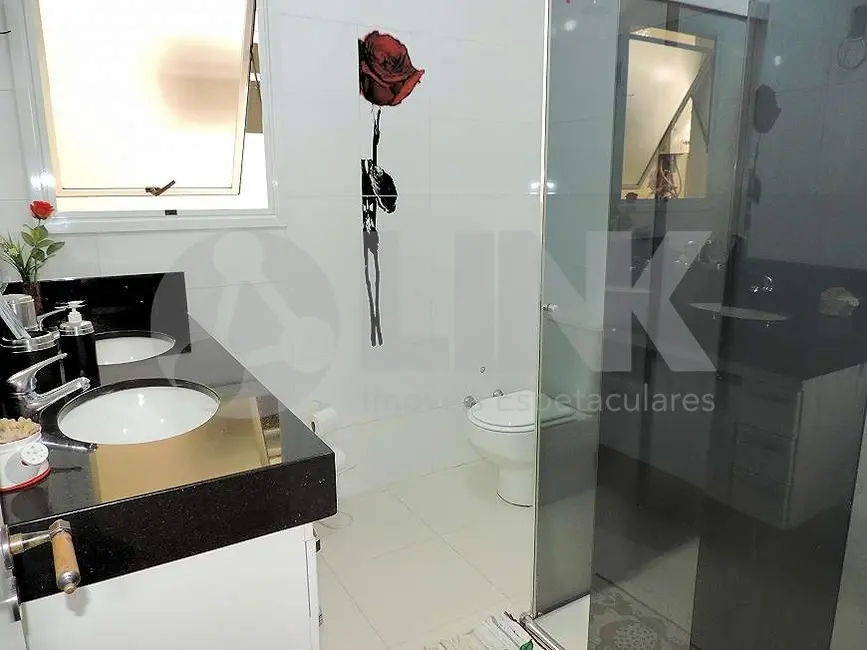 Casa com 3 quartos à venda, 260m2 em Vila Ipiranga, Porto Alegre - RS - imagem 9 Foto 9 de Casa com 3 quartos à venda, 260m2 em Vila Ipiranga, Porto Alegre - RS