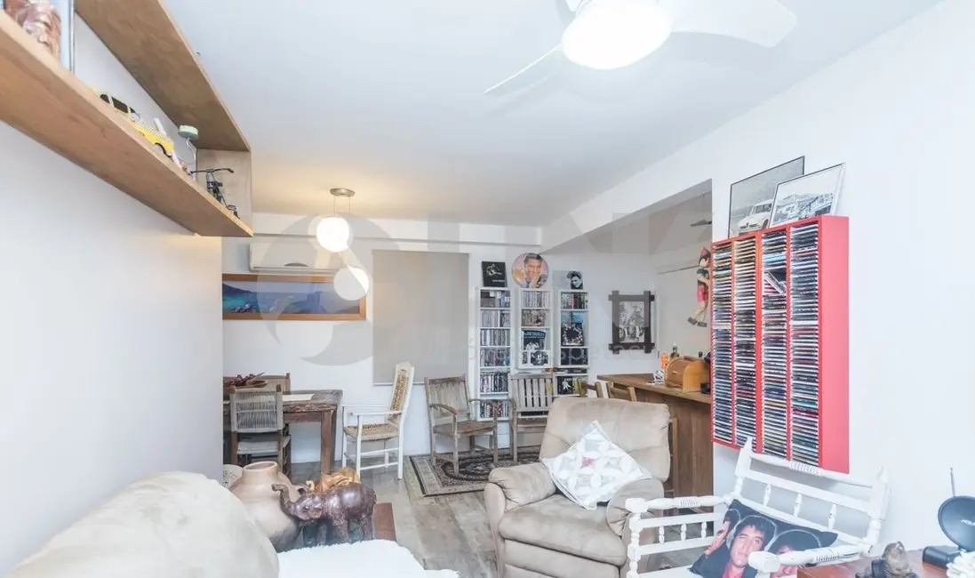 Apartamento com 3 quartos à venda, 86m2 em Passo da Areia, Porto Alegre - RS - imagem 3 Foto 3 de Apartamento com 3 quartos à venda, 86m2 em Passo da Areia, Porto Alegre - RS