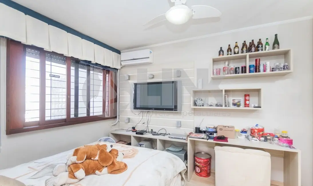 Foto 8 de Casa com 3 quartos à venda, 316m2 em Jardim Lindóia, Porto Alegre - RS