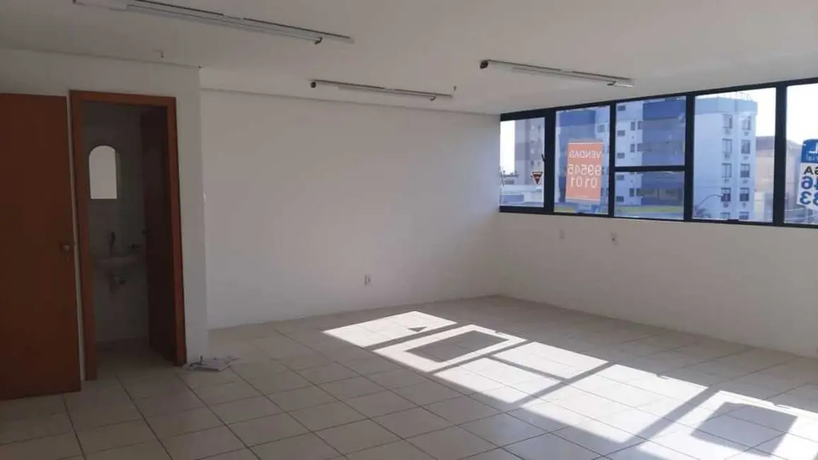 Foto 1 de Sala Comercial à venda, 95m2 em Santana, Porto Alegre - RS