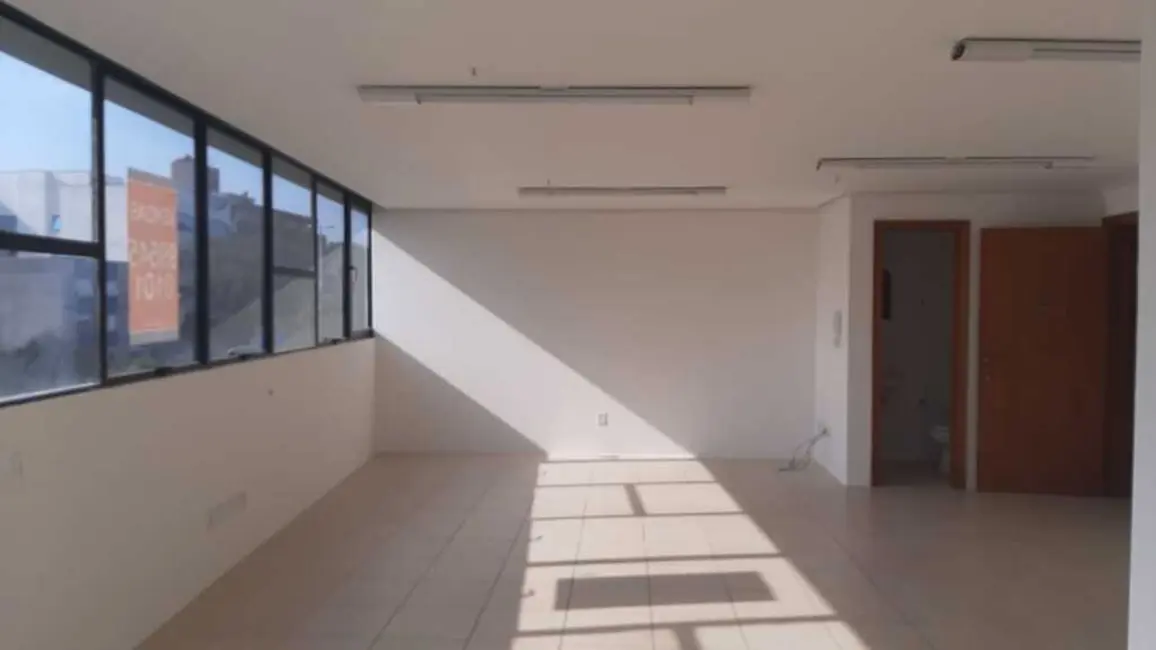 Foto 2 de Sala Comercial à venda, 95m2 em Santana, Porto Alegre - RS