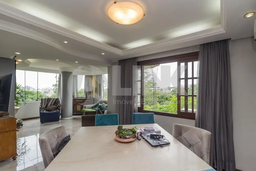 Foto 8 de Apartamento com 3 quartos à venda, 215m2 em Vila Ipiranga, Porto Alegre - RS