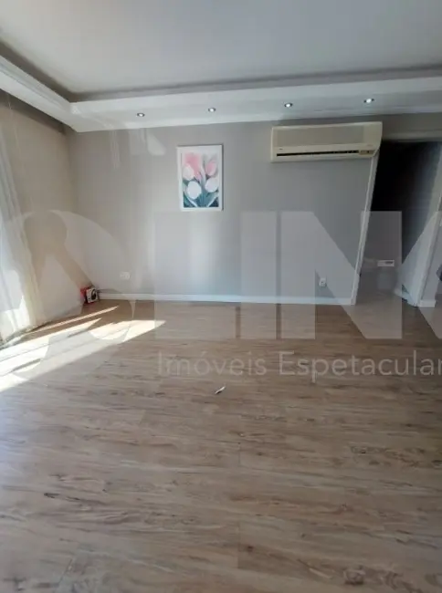 Apartamento com 2 quartos à venda, 117m2 em Moinhos de Vento, Porto Alegre - RS - imagem 7 Foto 7 de Apartamento com 2 quartos à venda, 117m2 em Moinhos de Vento, Porto Alegre - RS