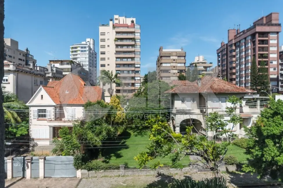 Apartamento com 3 quartos à venda, 133m2 em Moinhos de Vento, Porto Alegre - RS - imagem 6 Foto 6 de Apartamento com 3 quartos à venda, 133m2 em Moinhos de Vento, Porto Alegre - RS