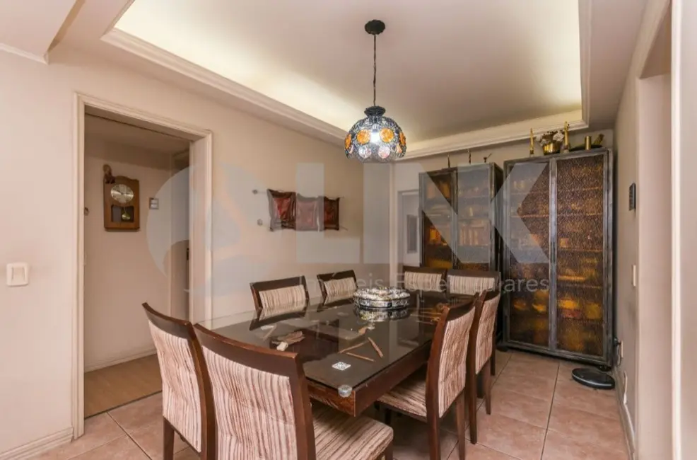 Apartamento com 3 quartos à venda, 130m2 em Moinhos de Vento, Porto Alegre - RS - imagem 6 Foto 6 de Apartamento com 3 quartos à venda, 130m2 em Moinhos de Vento, Porto Alegre - RS