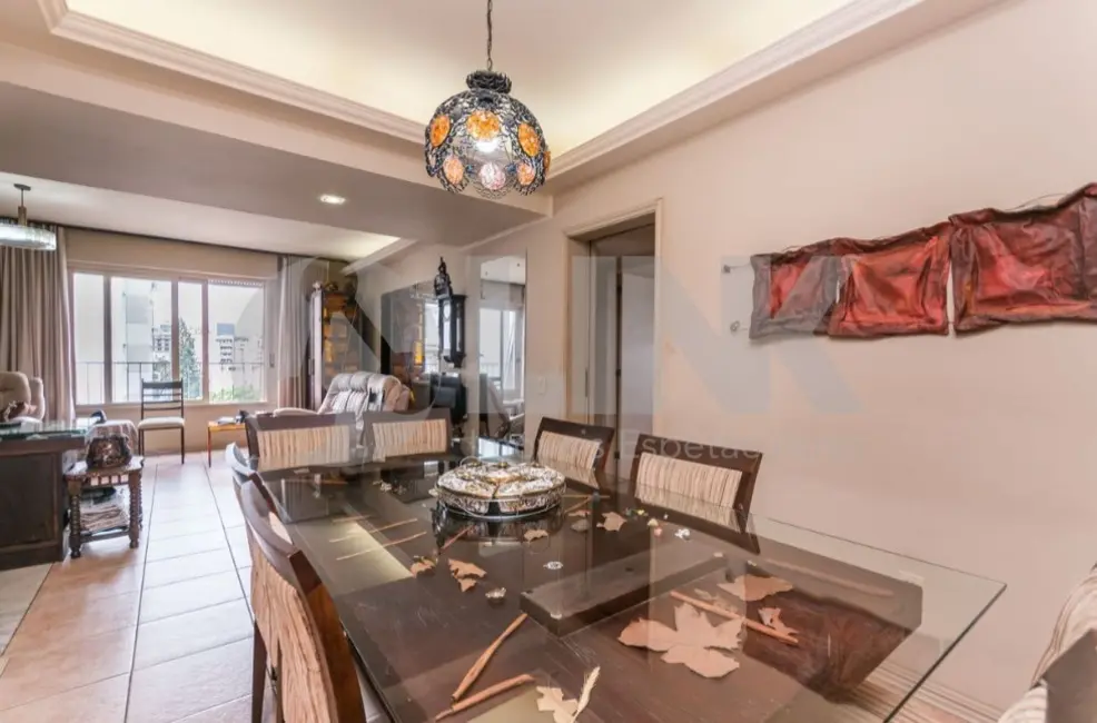 Apartamento com 3 quartos à venda, 130m2 em Moinhos de Vento, Porto Alegre - RS - imagem 7 Foto 7 de Apartamento com 3 quartos à venda, 130m2 em Moinhos de Vento, Porto Alegre - RS