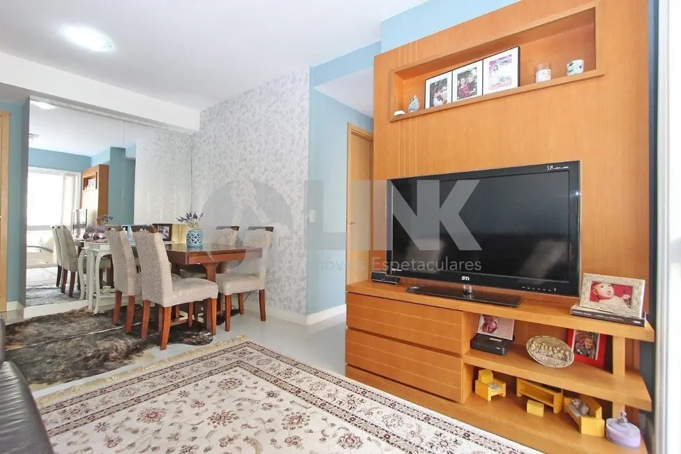 Apartamento com 2 quartos à venda, 69m2 em Passo da Areia, Porto Alegre - RS - imagem 3 Foto 3 de Apartamento com 2 quartos à venda, 69m2 em Passo da Areia, Porto Alegre - RS