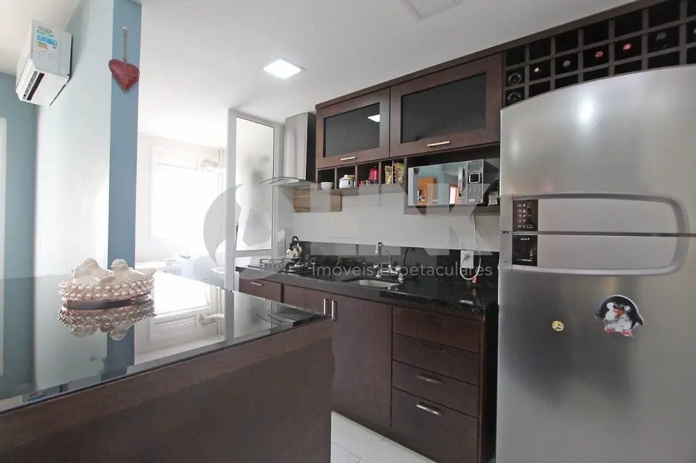 Apartamento com 2 quartos à venda, 69m2 em Passo da Areia, Porto Alegre - RS - imagem 7 Foto 7 de Apartamento com 2 quartos à venda, 69m2 em Passo da Areia, Porto Alegre - RS