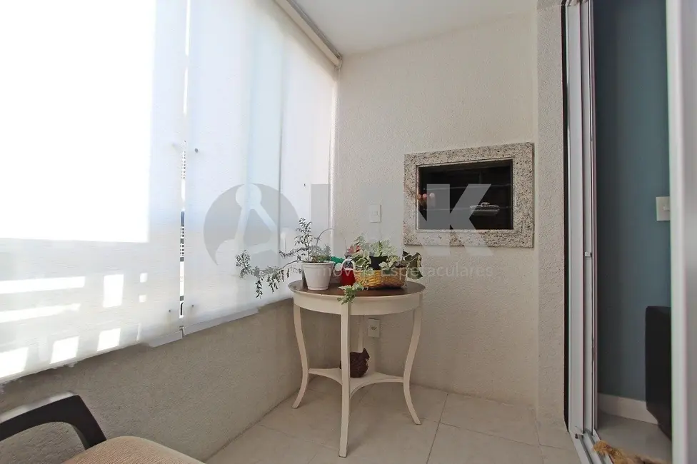Apartamento com 2 quartos à venda, 69m2 em Passo da Areia, Porto Alegre - RS - imagem 6 Foto 6 de Apartamento com 2 quartos à venda, 69m2 em Passo da Areia, Porto Alegre - RS