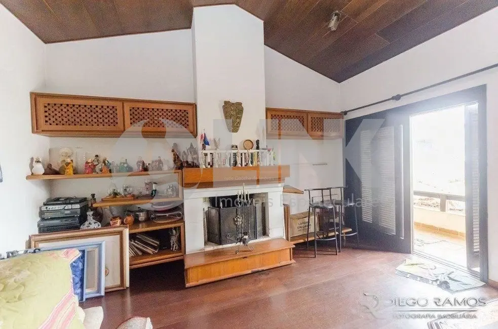 Casa com 5 quartos à venda, 530m2 em Jardim Lindóia, Porto Alegre - RS - imagem 6 Foto 6 de Casa com 5 quartos à venda, 530m2 em Jardim Lindóia, Porto Alegre - RS