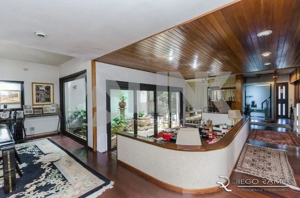 Casa com 5 quartos à venda, 530m2 em Jardim Lindóia, Porto Alegre - RS - imagem 3 Foto 3 de Casa com 5 quartos à venda, 530m2 em Jardim Lindóia, Porto Alegre - RS