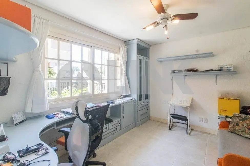 Foto 8 de Casa de Condomínio com 3 quartos à venda, 337m2 em Chácara das Pedras, Porto Alegre - RS