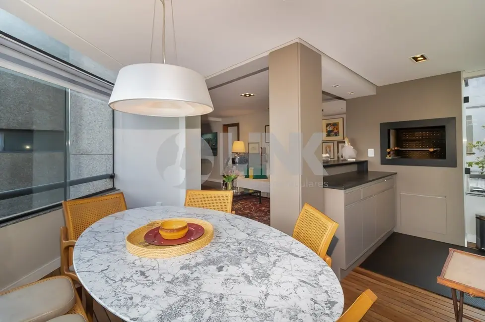 Apartamento com 2 quartos à venda, 134m2 em Petrópolis, Porto Alegre - RS - imagem 7 Foto 7 de Apartamento com 2 quartos à venda, 134m2 em Petrópolis, Porto Alegre - RS