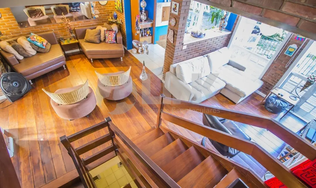 Foto 2 de Casa de Condomínio com 3 quartos à venda, 201m2 em Chácara das Pedras, Porto Alegre - RS