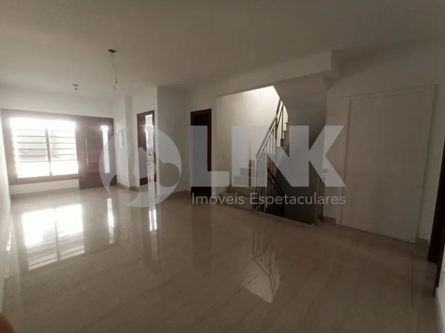 Foto 2 de Casa de Condomínio com 3 quartos à venda, 251m2 em Praia de Belas, Porto Alegre - RS