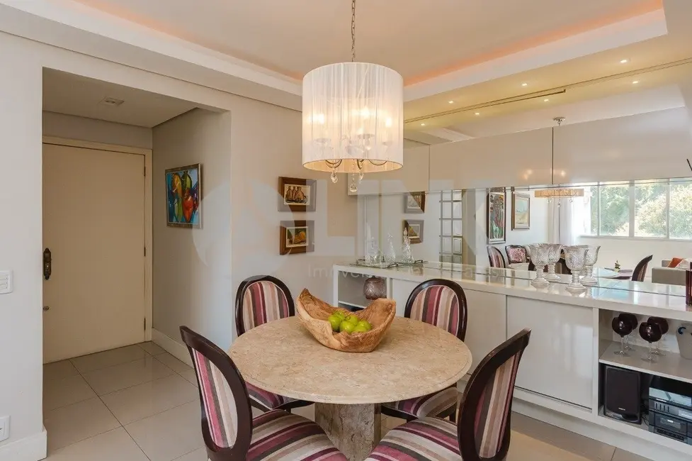 Apartamento com 3 quartos à venda, 95m2 em Mont Serrat, Porto Alegre - RS - imagem 7 Foto 7 de Apartamento com 3 quartos à venda, 95m2 em Mont Serrat, Porto Alegre - RS