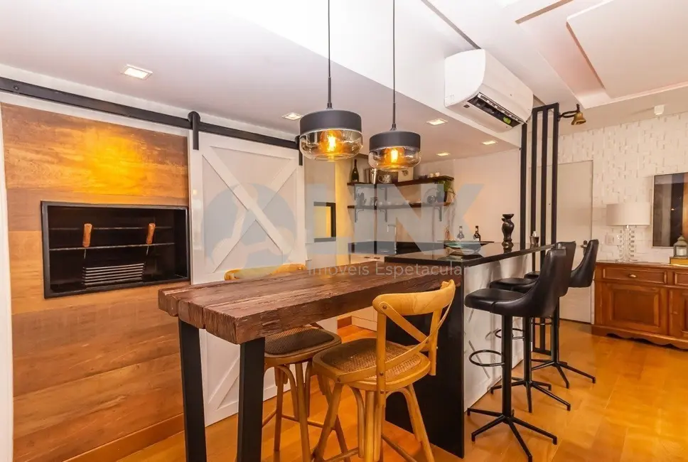 Apartamento com 3 quartos à venda, 129m2 em Menino Deus, Porto Alegre - RS - imagem 4 Foto 4 de Apartamento com 3 quartos à venda, 129m2 em Menino Deus, Porto Alegre - RS