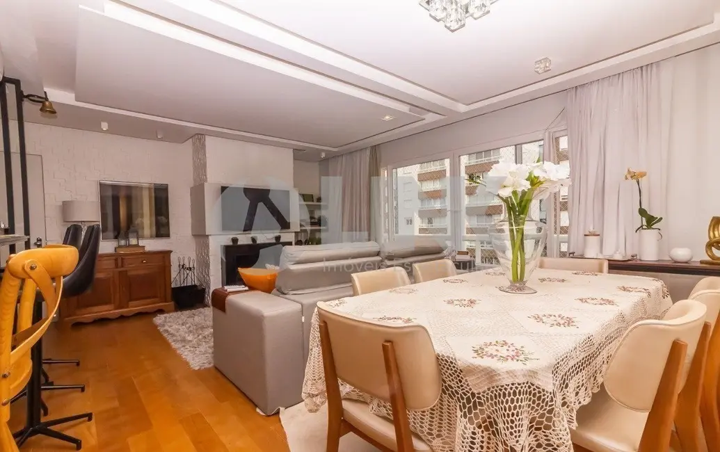 Apartamento com 3 quartos à venda, 129m2 em Menino Deus, Porto Alegre - RS - imagem 5 Foto 5 de Apartamento com 3 quartos à venda, 129m2 em Menino Deus, Porto Alegre - RS