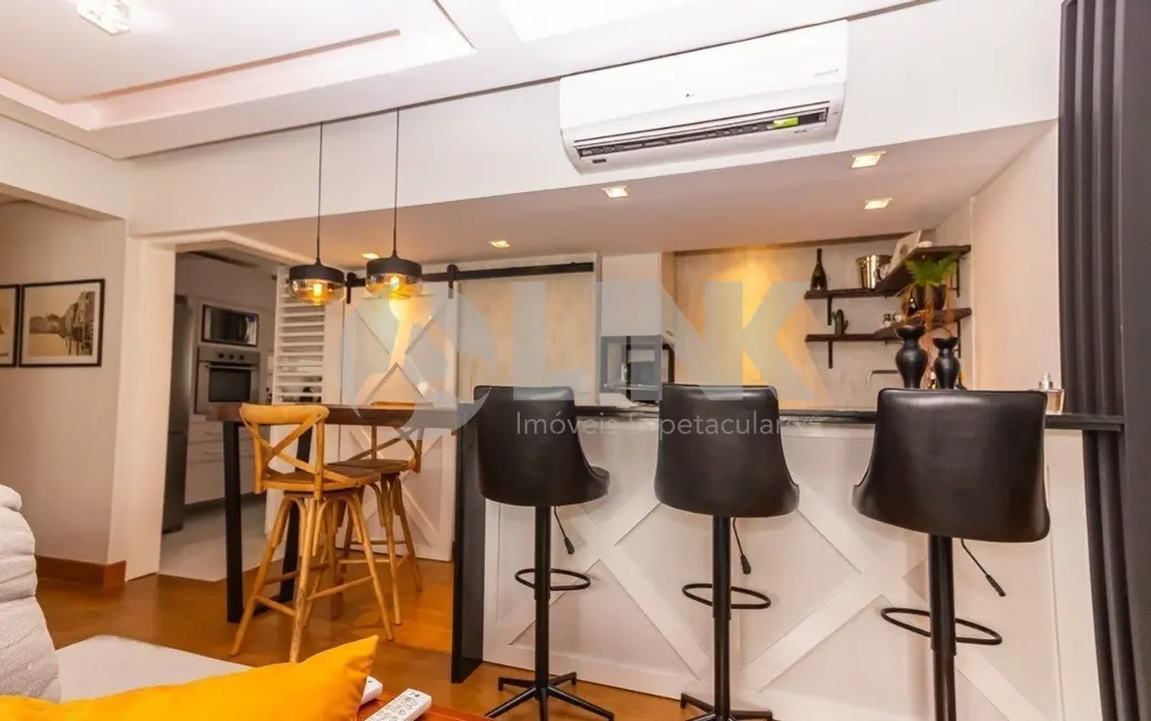 Apartamento com 3 quartos à venda, 129m2 em Menino Deus, Porto Alegre - RS - imagem 8 Foto 8 de Apartamento com 3 quartos à venda, 129m2 em Menino Deus, Porto Alegre - RS