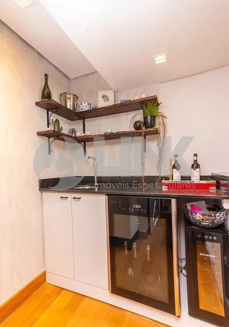 Apartamento com 3 quartos à venda, 129m2 em Menino Deus, Porto Alegre - RS - imagem 9 Foto 9 de Apartamento com 3 quartos à venda, 129m2 em Menino Deus, Porto Alegre - RS