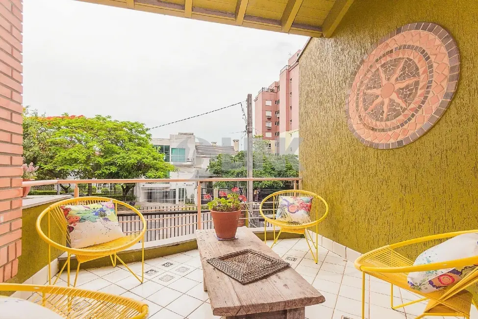 Foto 6 de Casa com 5 quartos à venda, 418m2 em Chácara das Pedras, Porto Alegre - RS