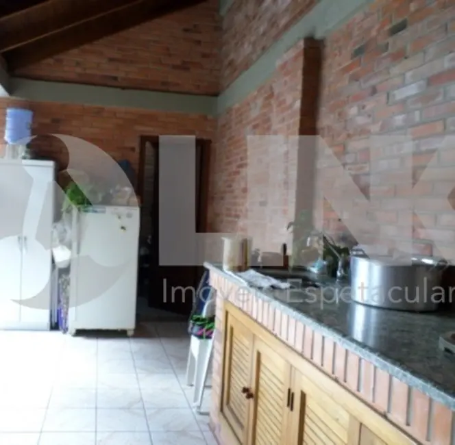 Casa com 3 quartos à venda, 200m2 em Partenon, Porto Alegre - RS - imagem 9 Foto 9 de Casa com 3 quartos à venda, 200m2 em Partenon, Porto Alegre - RS