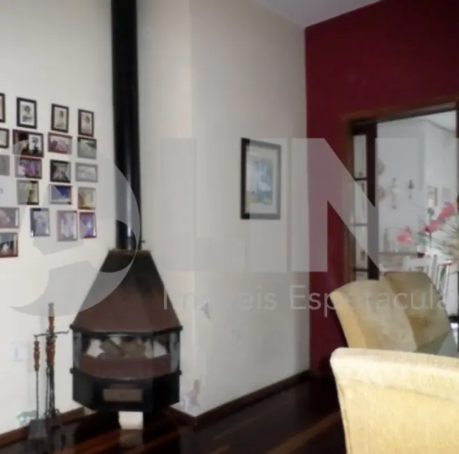 Casa com 3 quartos à venda, 200m2 em Partenon, Porto Alegre - RS - imagem 3 Foto 3 de Casa com 3 quartos à venda, 200m2 em Partenon, Porto Alegre - RS