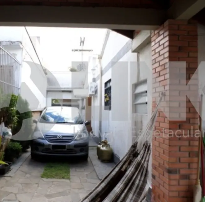 Casa com 3 quartos à venda, 200m2 em Partenon, Porto Alegre - RS - imagem 8 Foto 8 de Casa com 3 quartos à venda, 200m2 em Partenon, Porto Alegre - RS