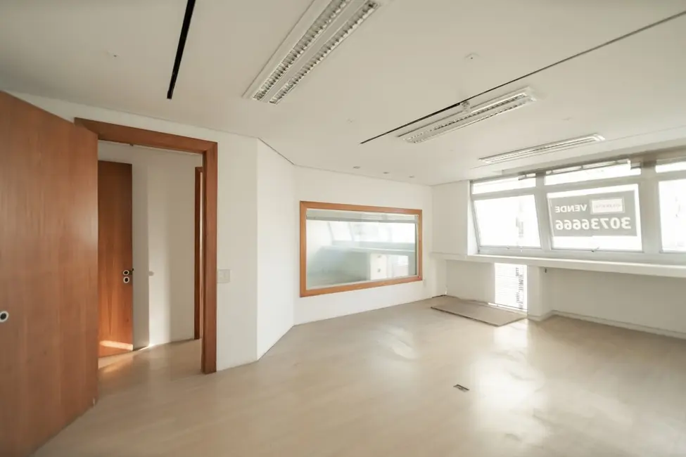 Foto 2 de Sala Comercial à venda, 320m2 em Petrópolis, Porto Alegre - RS