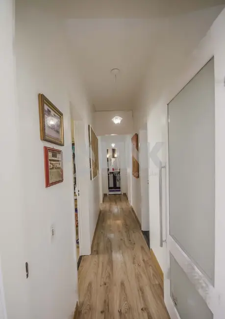 Apartamento com 3 quartos à venda, 132m2 em Centro Histórico, Porto Alegre - RS - imagem 8 Foto 8 de Apartamento com 3 quartos à venda, 132m2 em Centro Histórico, Porto Alegre - RS
