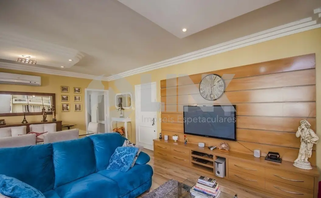 Apartamento com 3 quartos à venda, 132m2 em Centro Histórico, Porto Alegre - RS - imagem 4 Foto 4 de Apartamento com 3 quartos à venda, 132m2 em Centro Histórico, Porto Alegre - RS