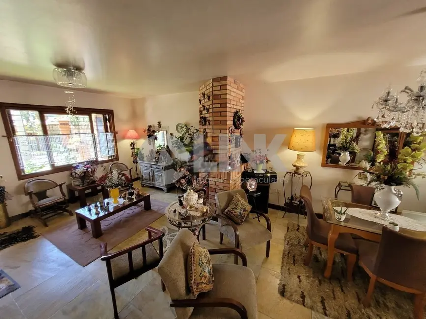 Casa com 3 quartos à venda, 212m2 em Jardim Floresta, Porto Alegre - RS - imagem 7 Foto 7 de Casa com 3 quartos à venda, 212m2 em Jardim Floresta, Porto Alegre - RS