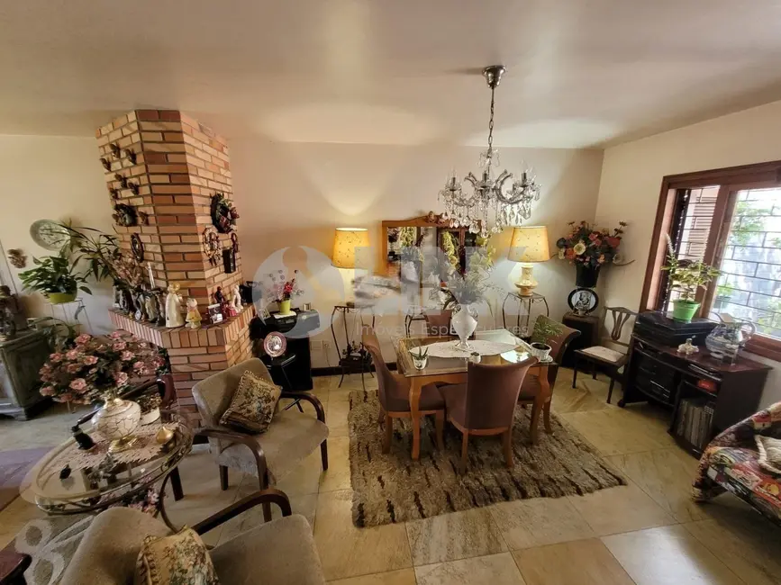 Casa com 3 quartos à venda, 212m2 em Jardim Floresta, Porto Alegre - RS - imagem 6 Foto 6 de Casa com 3 quartos à venda, 212m2 em Jardim Floresta, Porto Alegre - RS