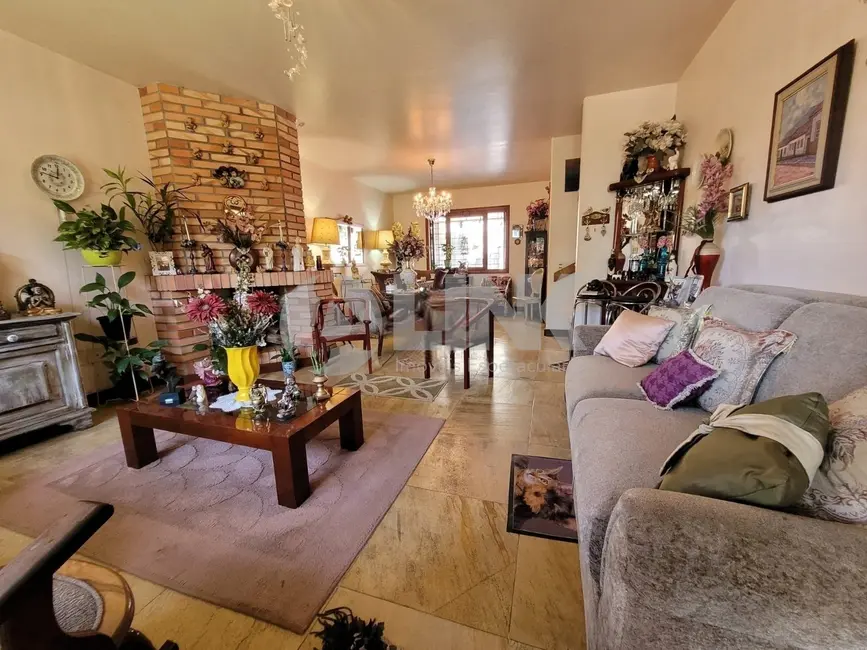 Casa com 3 quartos à venda, 212m2 em Jardim Floresta, Porto Alegre - RS - imagem 1 Foto 1 de Casa com 3 quartos à venda, 212m2 em Jardim Floresta, Porto Alegre - RS