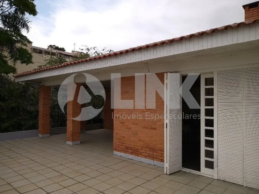 Casa com 6 quartos à venda, 574m2 em Menino Deus, Porto Alegre - RS - imagem 3 Foto 3 de Casa com 6 quartos à venda, 574m2 em Menino Deus, Porto Alegre - RS