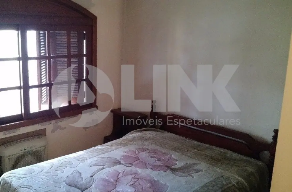 Casa com 3 quartos à venda, 200m2 em Sarandi, Porto Alegre - RS - imagem 8 Foto 8 de Casa com 3 quartos à venda, 200m2 em Sarandi, Porto Alegre - RS