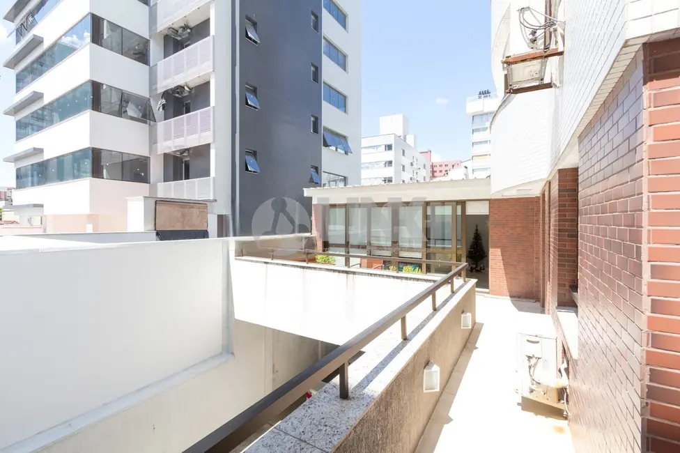 Apartamento com 3 quartos à venda, 181m2 em Mont Serrat, Porto Alegre - RS - imagem 6 Foto 6 de Apartamento com 3 quartos à venda, 181m2 em Mont Serrat, Porto Alegre - RS