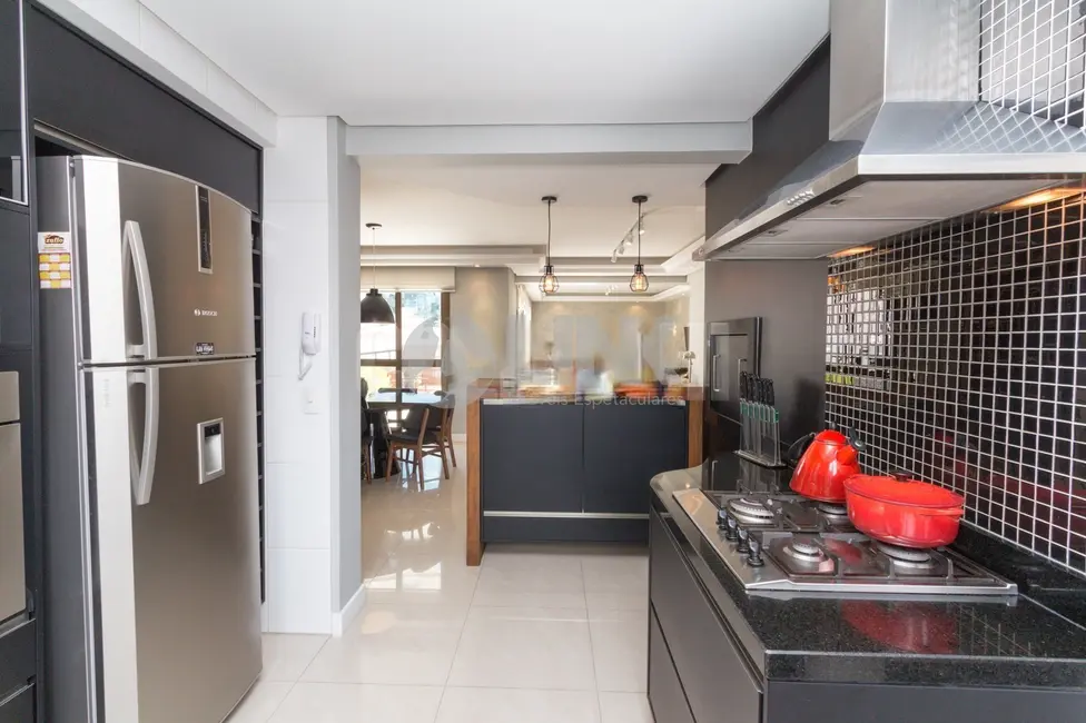 Apartamento com 3 quartos à venda, 181m2 em Mont Serrat, Porto Alegre - RS - imagem 9 Foto 9 de Apartamento com 3 quartos à venda, 181m2 em Mont Serrat, Porto Alegre - RS