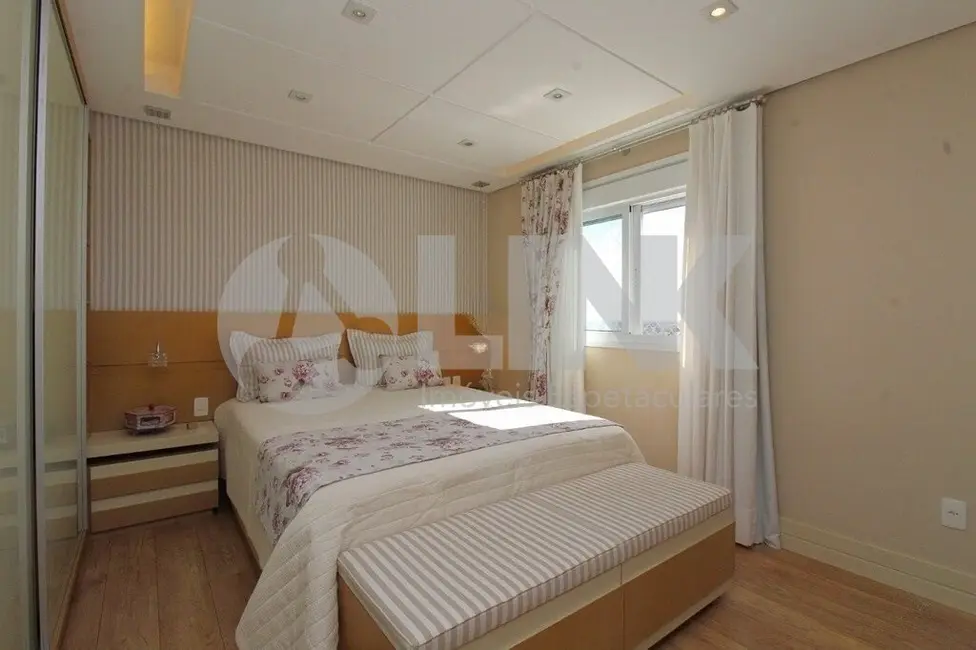 Apartamento com 1 quarto à venda, 160m2 em Higienópolis, Porto Alegre - RS - imagem 9 Foto 9 de Apartamento com 1 quarto à venda, 160m2 em Higienópolis, Porto Alegre - RS