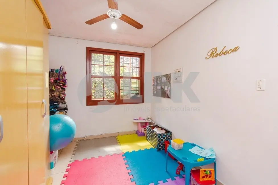 Casa com 2 quartos à venda, 128m2 em Medianeira, Porto Alegre - RS - imagem 9 Foto 9 de Casa com 2 quartos à venda, 128m2 em Medianeira, Porto Alegre - RS