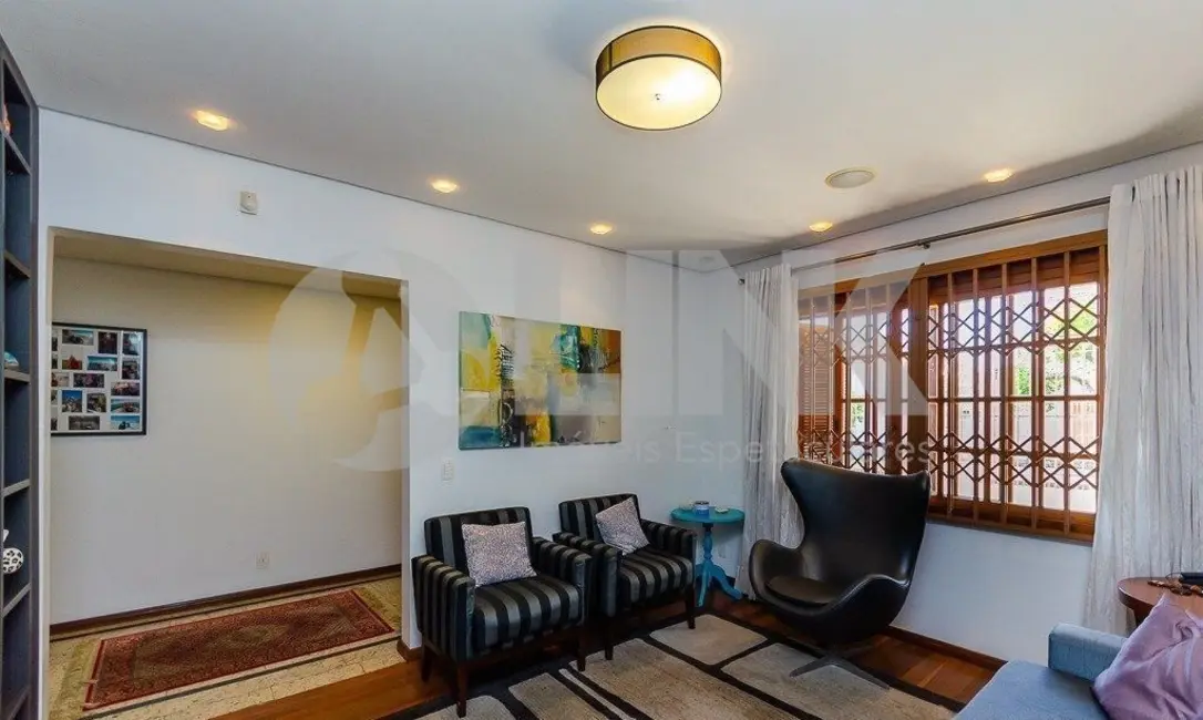 Casa com 4 quartos à venda, 413m2 em Medianeira, Porto Alegre - RS - imagem 3 Foto 3 de Casa com 4 quartos à venda, 413m2 em Medianeira, Porto Alegre - RS