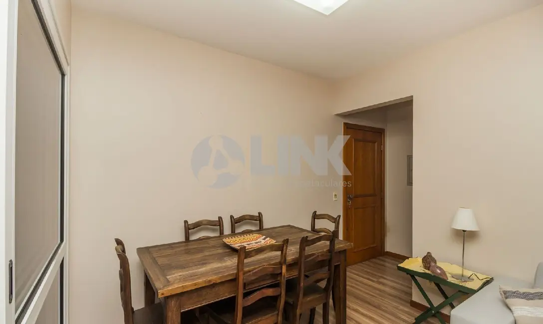Apartamento com 3 quartos à venda, 167m2 em Passo da Areia, Porto Alegre - RS - imagem 9 Foto 9 de Apartamento com 3 quartos à venda, 167m2 em Passo da Areia, Porto Alegre - RS