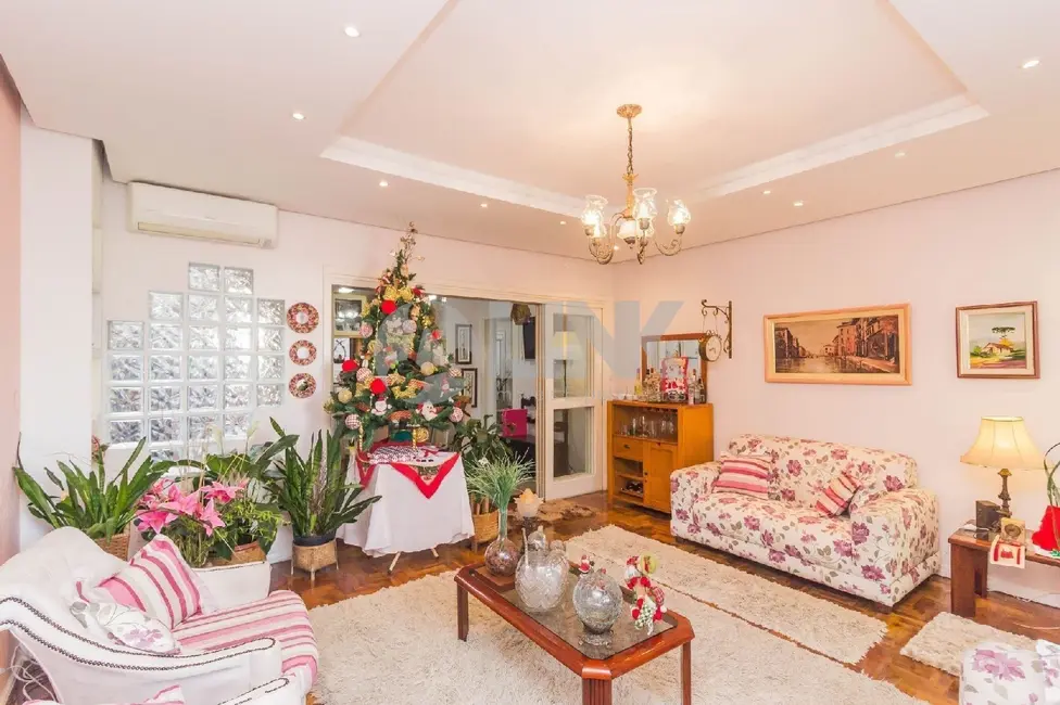 Foto 1 de Casa com 3 quartos à venda, 290m2 em Jardim Europa, Porto Alegre - RS