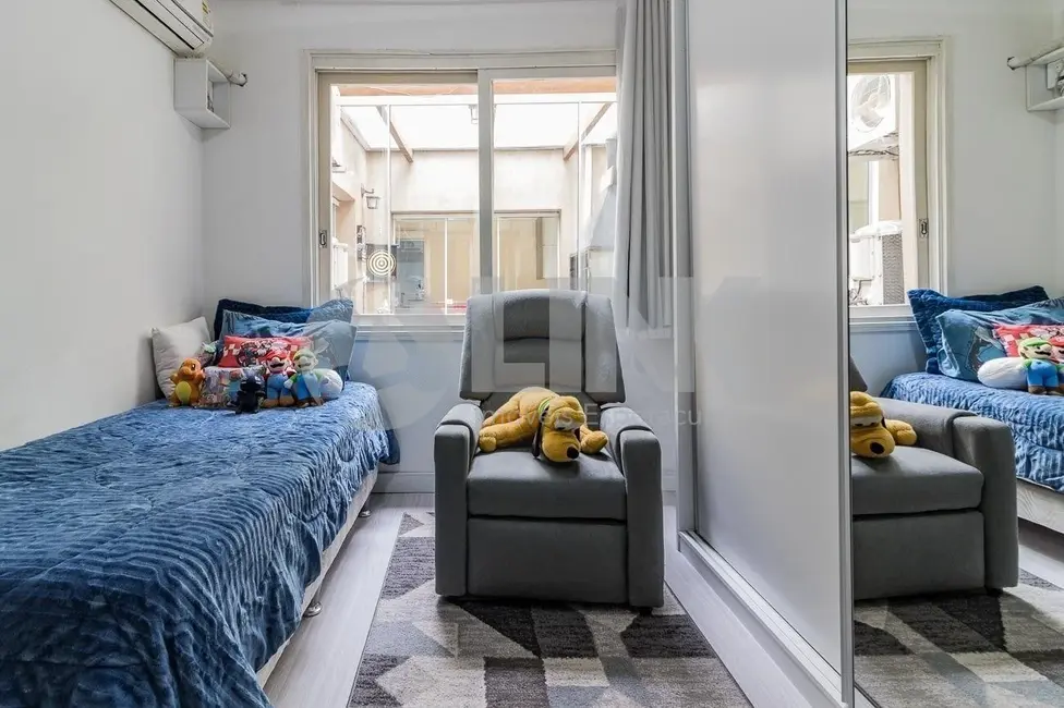 Apartamento com 3 quartos à venda, 118m2 em Petrópolis, Porto Alegre - RS - imagem 9 Foto 9 de Apartamento com 3 quartos à venda, 118m2 em Petrópolis, Porto Alegre - RS
